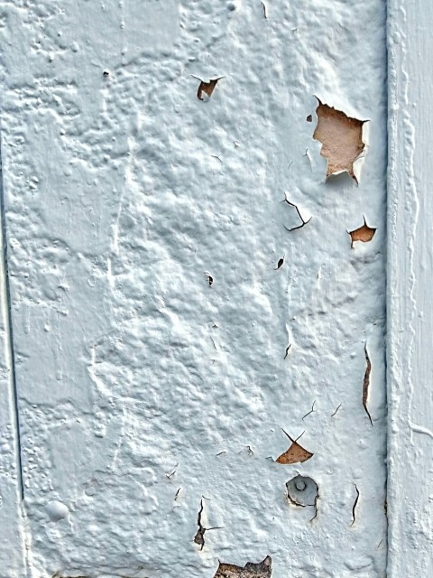 経年劣化で塗装が剥がれた外壁